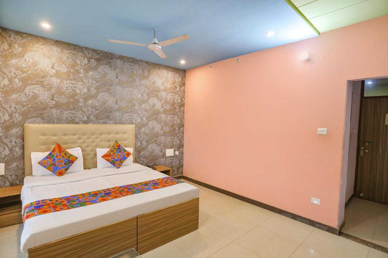 Fabhotel Kriti Green Varanasi Luaran gambar