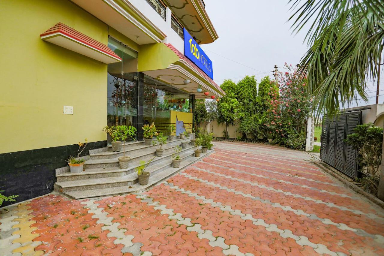 Fabhotel Kriti Green Varanasi Luaran gambar